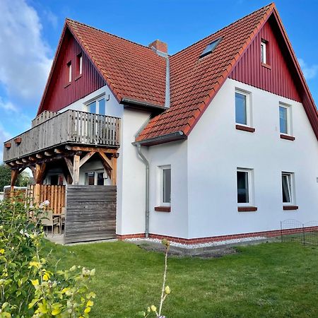 Ferienwohnungen Meerfarbig Zingst - Haustierfrei -Terrasse Mit Strandkorb Oder Balkon - E-Ladesaeule - Parkplatz - Wlan - Fahrradschuppen - Waschtrockner - Ruhig Und Zentral - Nichtraucher المظهر الخارجي الصورة