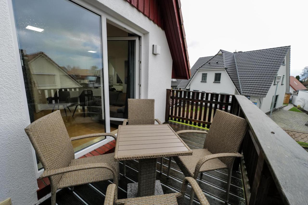 Ferienwohnungen Meerfarbig Zingst - Haustierfrei -Terrasse Mit Strandkorb Oder Balkon - E-Ladesaeule - Parkplatz - Wlan - Fahrradschuppen - Waschtrockner - Ruhig Und Zentral - Nichtraucher المظهر الخارجي الصورة