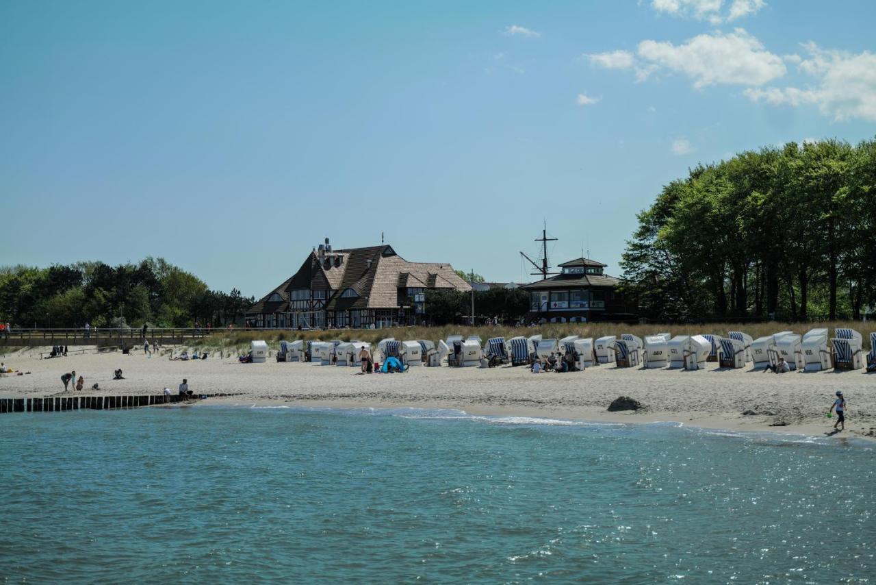 Ferienwohnungen Meerfarbig Zingst - Haustierfrei -Terrasse Mit Strandkorb Oder Balkon - E-Ladesaeule - Parkplatz - Wlan - Fahrradschuppen - Waschtrockner - Ruhig Und Zentral - Nichtraucher المظهر الخارجي الصورة