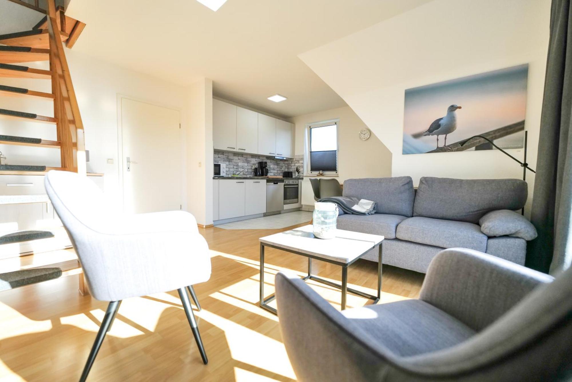 Ferienwohnungen Meerfarbig Zingst - Haustierfrei -Terrasse Mit Strandkorb Oder Balkon - E-Ladesaeule - Parkplatz - Wlan - Fahrradschuppen - Waschtrockner - Ruhig Und Zentral - Nichtraucher المظهر الخارجي الصورة