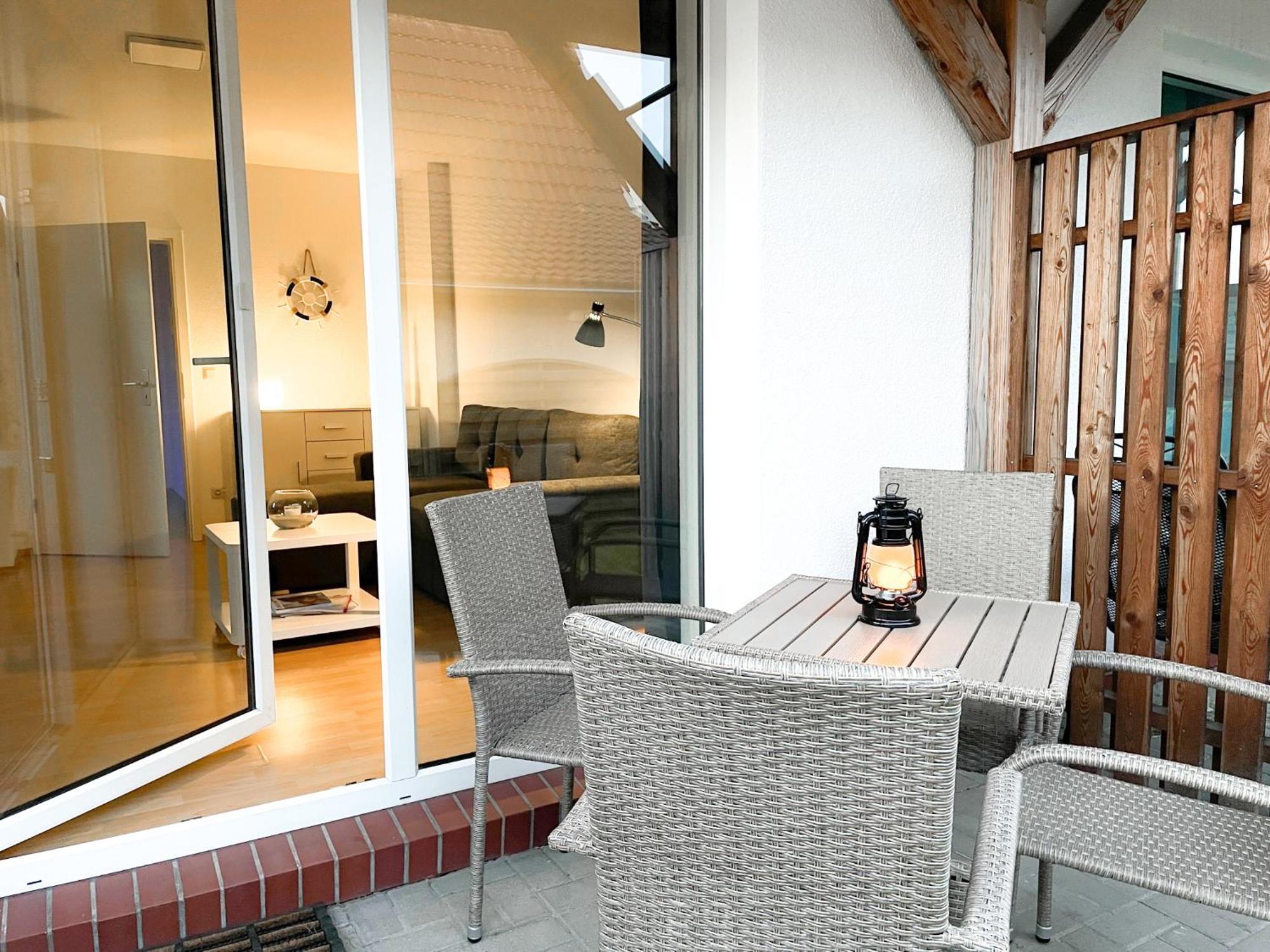 Ferienwohnungen Meerfarbig Zingst - Haustierfrei -Terrasse Mit Strandkorb Oder Balkon - E-Ladesaeule - Parkplatz - Wlan - Fahrradschuppen - Waschtrockner - Ruhig Und Zentral - Nichtraucher المظهر الخارجي الصورة